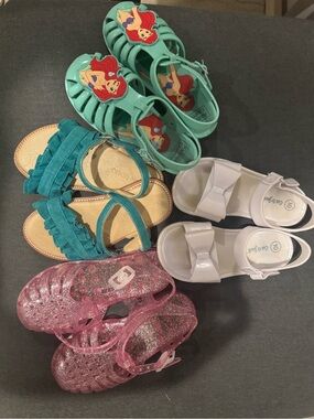 Cute girls sandals diferents colors!!